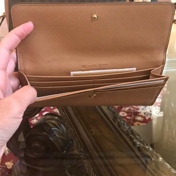 Authentic Michael kors handbag +wallet set - Picture 5 of 8